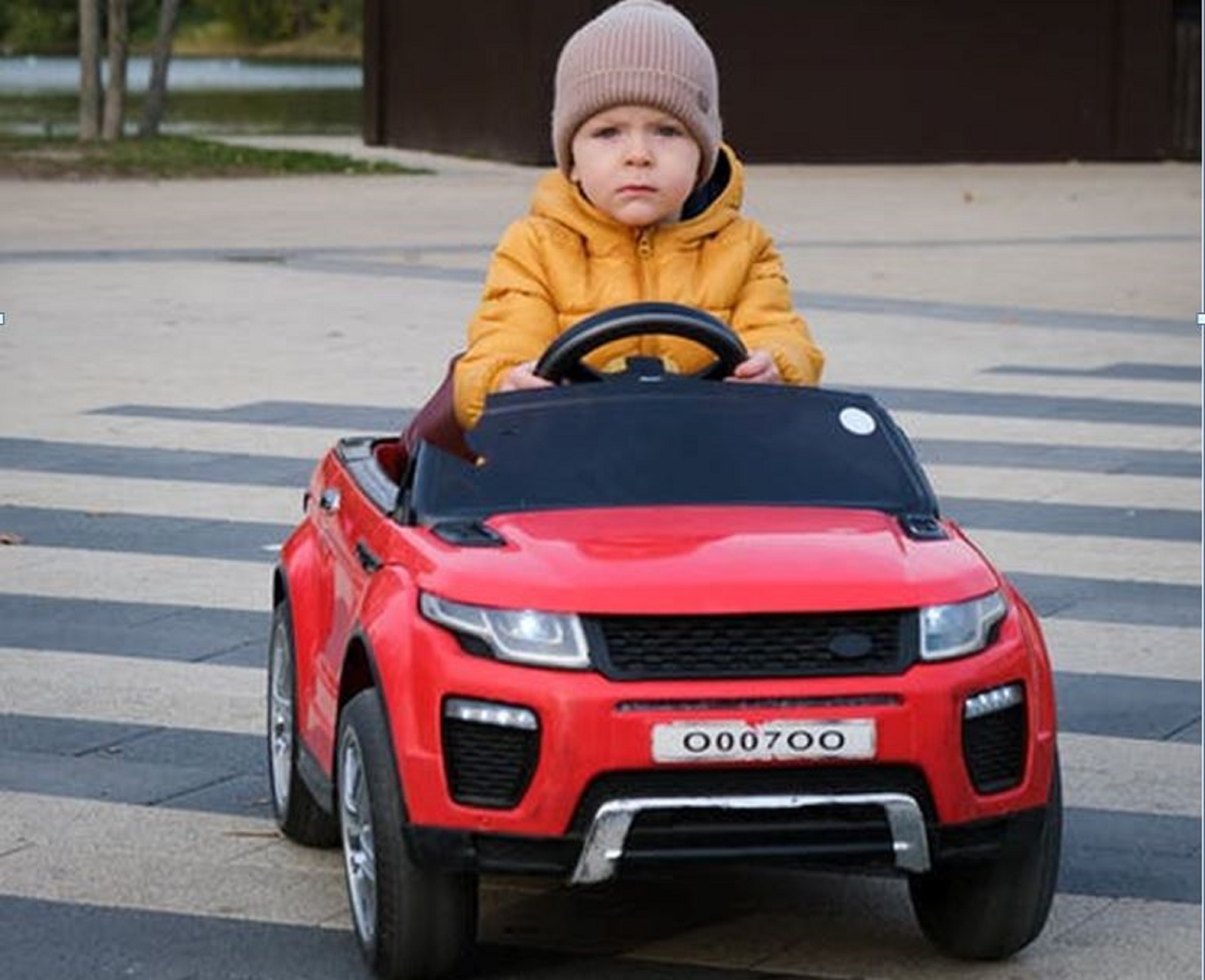 Voiture electrique enfant : comment choisir un mini véhicule à moteur pour tout-petit ?
